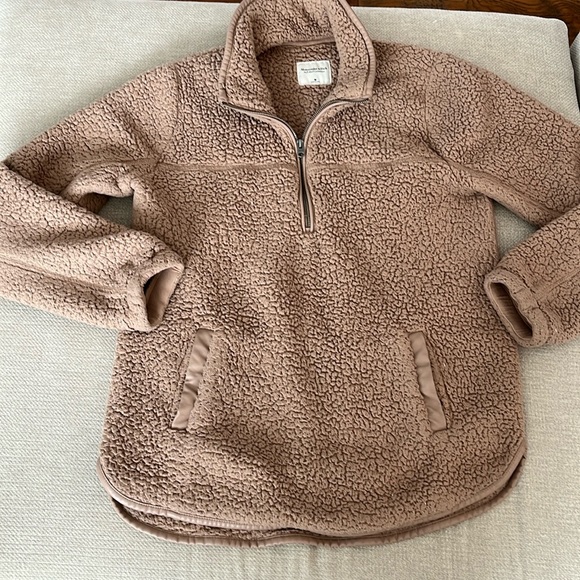 Abercrombie & Fitch Tops - Abercrombie & Fitch Tan Sherpa Fleece Pullover Sweatshirt Size Medium